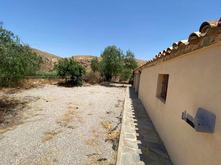 Image No.39-4 Bed Property for sale