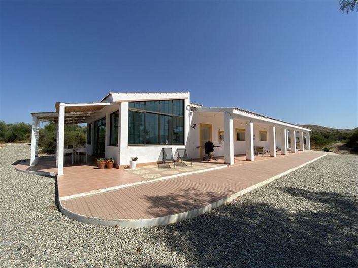 Image No.1-4 Bed Property for sale