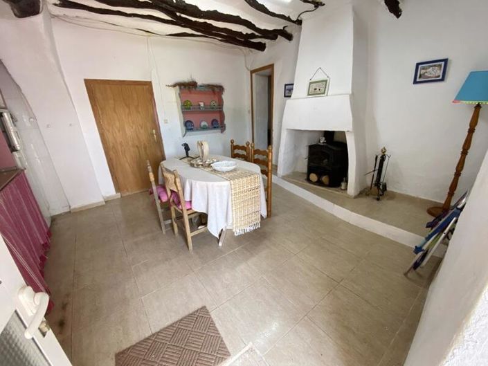 Image No.10-4 Bed Property for sale