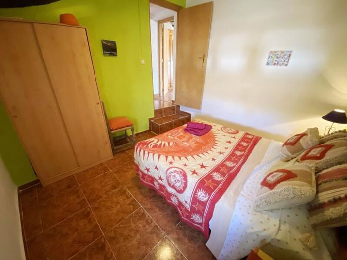 Image No.26-4 Bed Property for sale