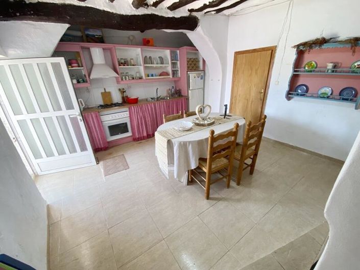 Image No.8-4 Bed Property for sale