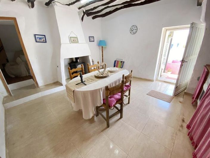 Image No.9-4 Bed Property for sale