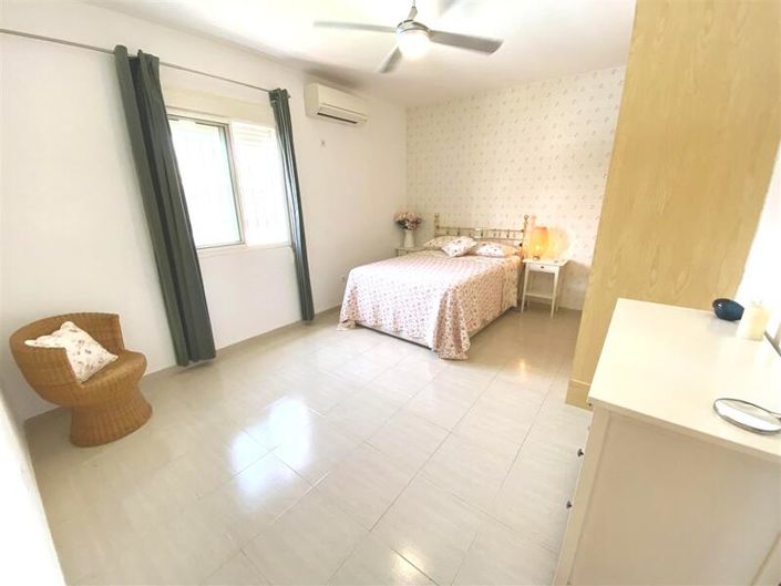 Image No.27-3 Bed Villa for sale