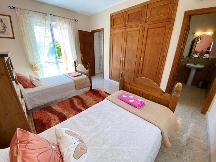 Image No.12-3 Bed Villa for sale