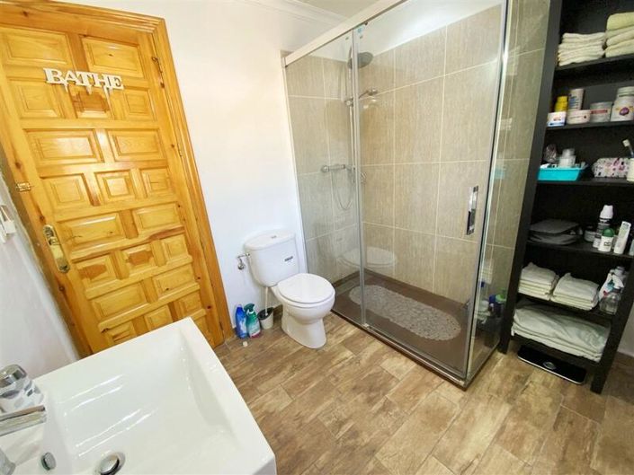 Image No.20-3 Bed Property for sale