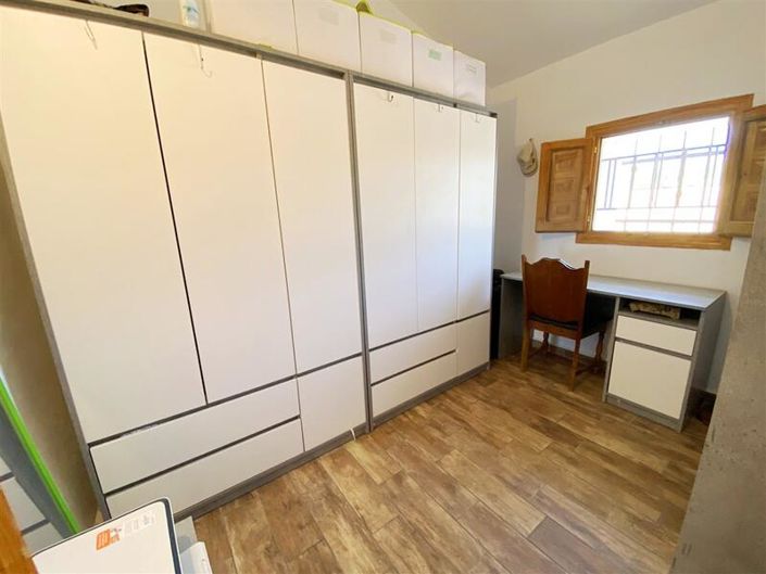 Image No.21-3 Bed Property for sale