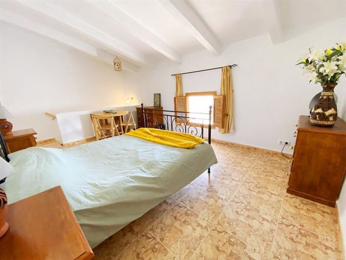 Image No.24-3 Bed Property for sale