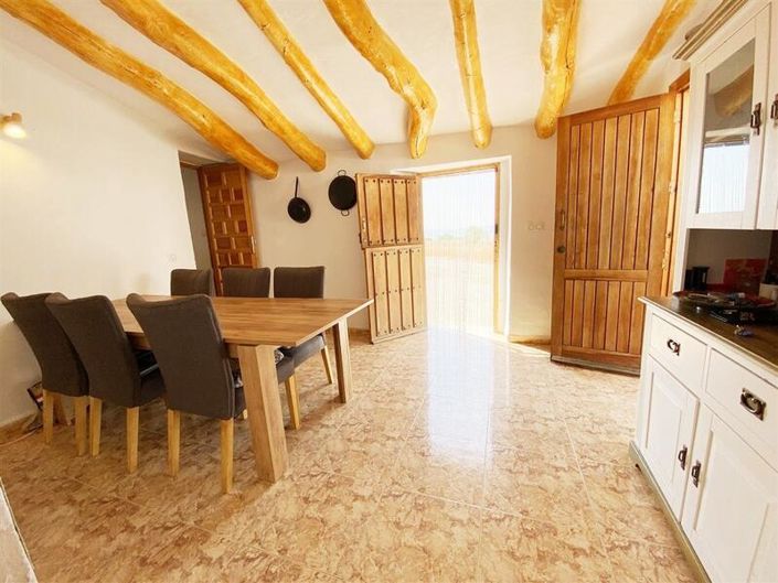 Image No.6-3 Bed Property for sale