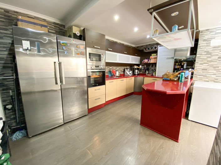 Image No.10-5 Bed Property for sale