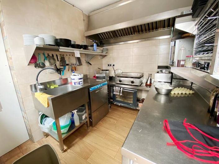 Image No.16-5 Bed Property for sale