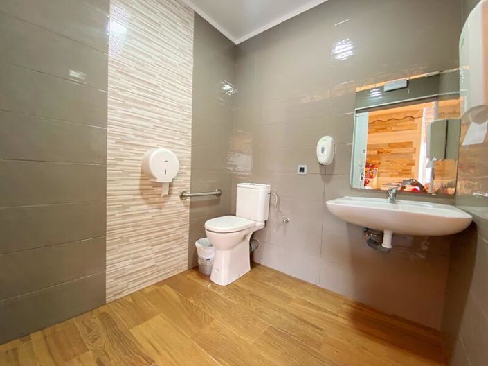 Image No.18-5 Bed Property for sale