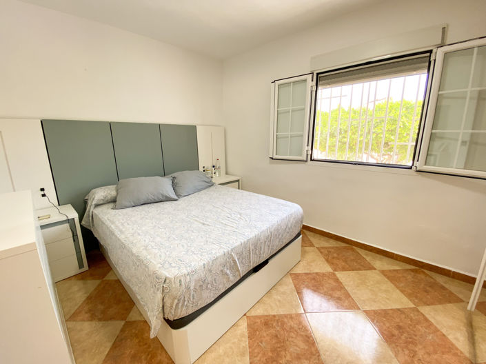 Image No.24-5 Bed Property for sale