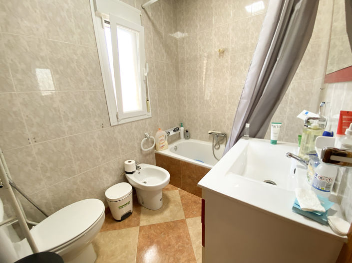 Image No.25-5 Bed Property for sale