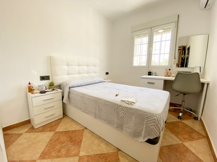 Image No.29-5 Bed Property for sale