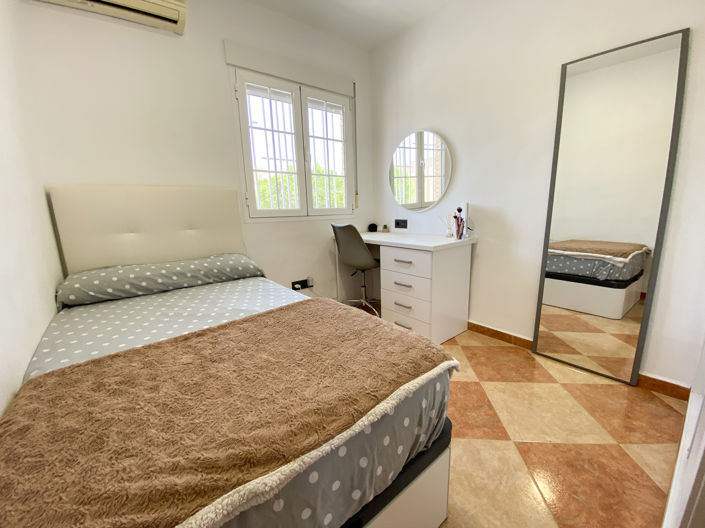 Image No.33-5 Bed Property for sale