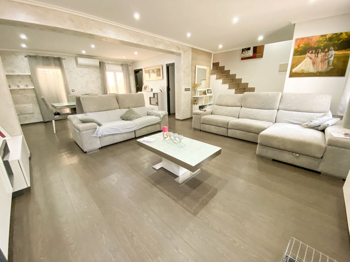 Image No.4-5 Bed Property for sale