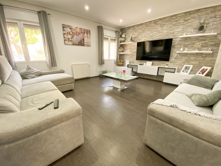 Image No.5-5 Bed Property for sale