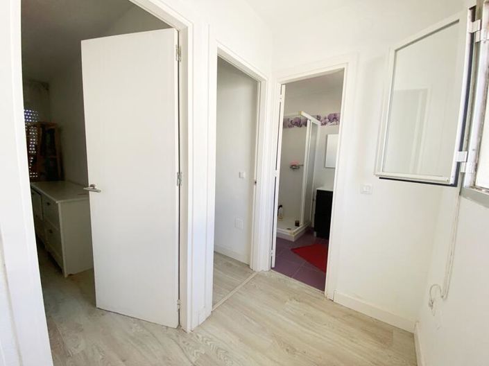 Image No.10-2 Bed Property for sale