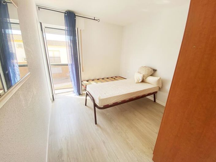 Image No.16-2 Bed Property for sale