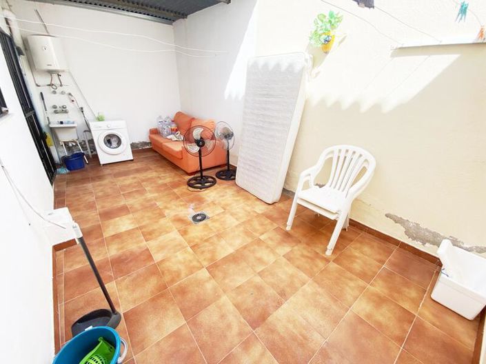 Image No.20-2 Bed Property for sale