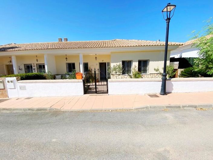 Image No.1-3 Bed Villa for sale