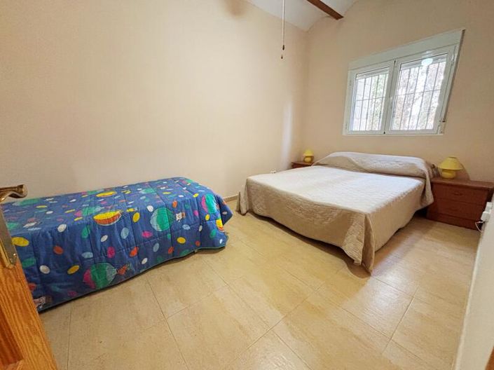 Image No.11-2 Bed Property for sale