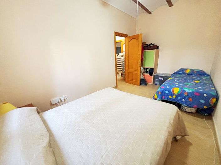 Image No.12-2 Bed Property for sale