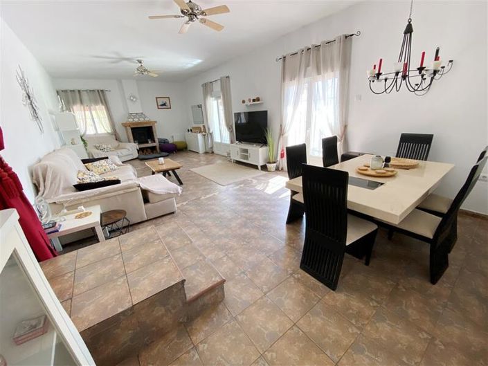 Image No.15-4 Bed Villa for sale