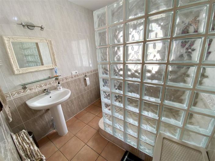 Image No.23-4 Bed Villa for sale