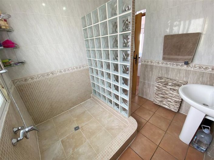 Image No.24-4 Bed Villa for sale