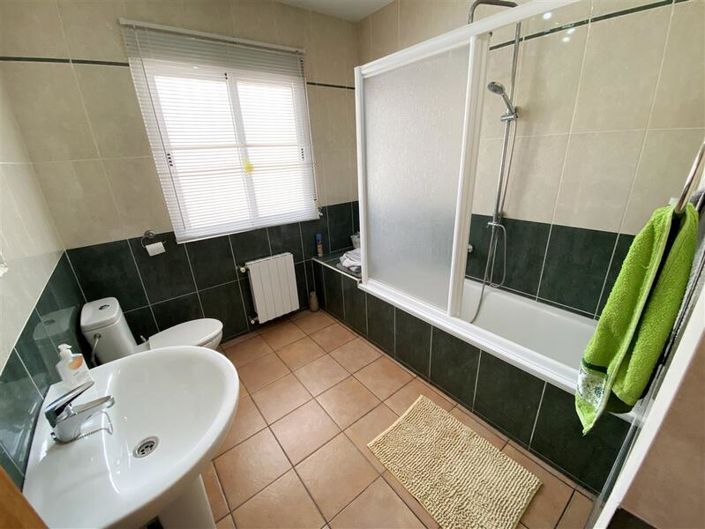 Image No.29-4 Bed Villa for sale