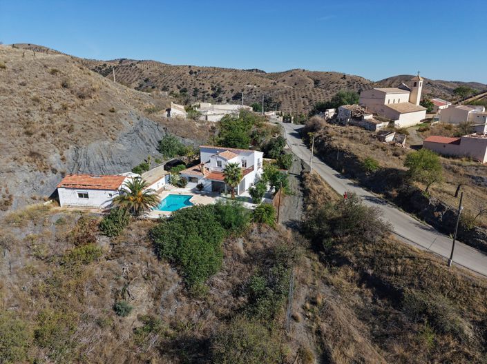 Image No.2-4 Bed Villa for sale