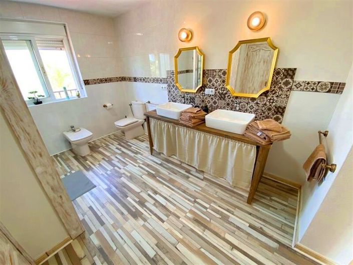 Image No.21-4 Bed Villa for sale