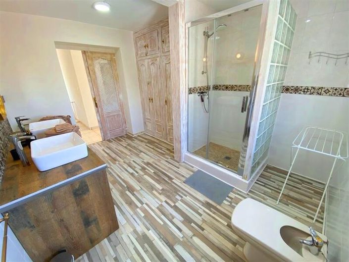 Image No.22-4 Bed Villa for sale