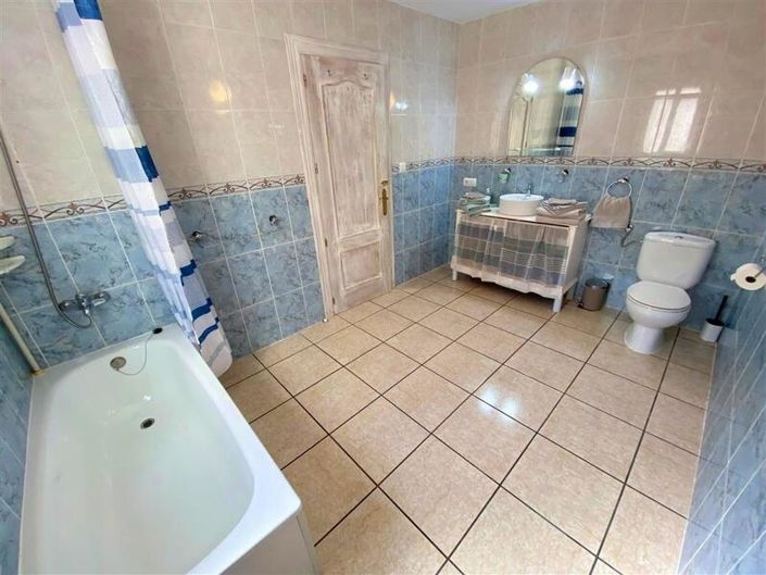 Image No.31-4 Bed Villa for sale