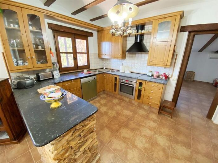 Image No.10-4 Bed Villa for sale