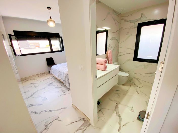 Image No.20-3 Bed Villa for sale