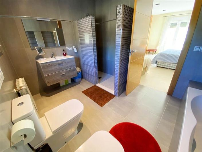 Image No.13-3 Bed Villa for sale