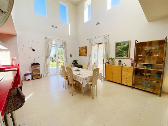 Image No.8-3 Bed Villa for sale