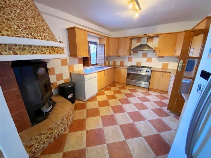 Image No.14-4 Bed Property for sale