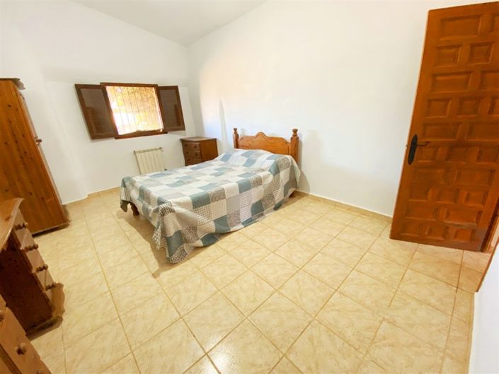 Image No.30-4 Bed Property for sale