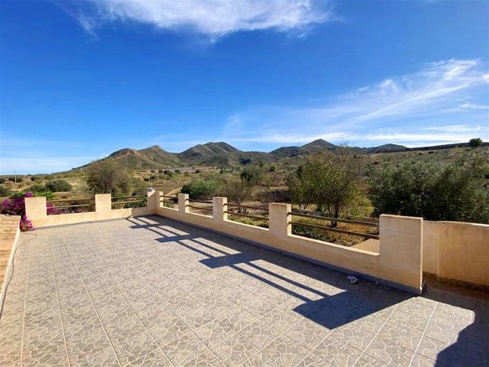 Image No.37-4 Bed Property for sale