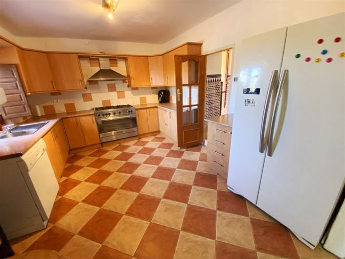 Image No.49-4 Bed Property for sale