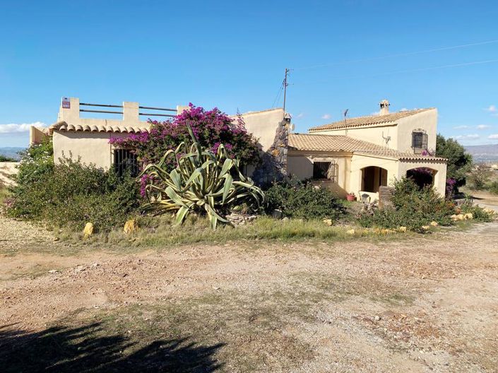 Image No.5-4 Bed Property for sale