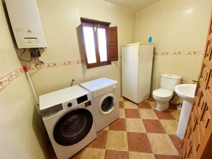 Image No.53-4 Bed Property for sale