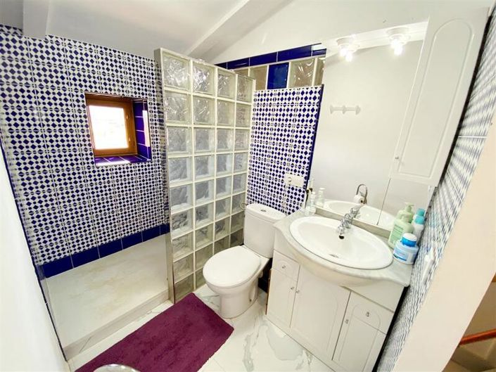 Image No.13-6 Bed Property for sale