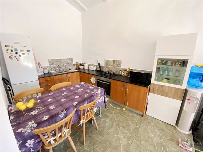 Image No.23-6 Bed Property for sale