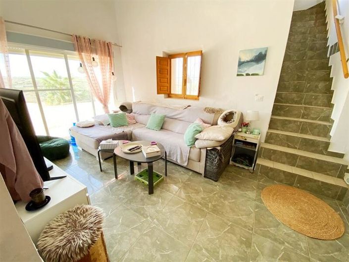 Image No.24-6 Bed Property for sale