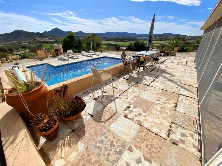 Image No.32-6 Bed Property for sale