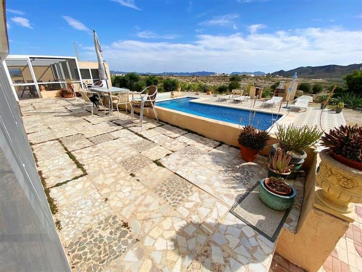 Image No.33-6 Bed Property for sale